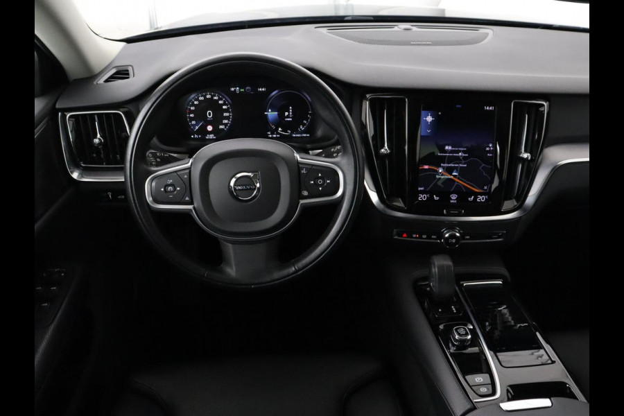 Volvo V60 2.0 T8 Recharge AWD Inscription | Panoramadak | Trekhaak | Stoel & stuurverwarming | Carplay | Harman/Kardon | Navigatie | Achterbankverwarming | Cruise control | PHEV | Plug In