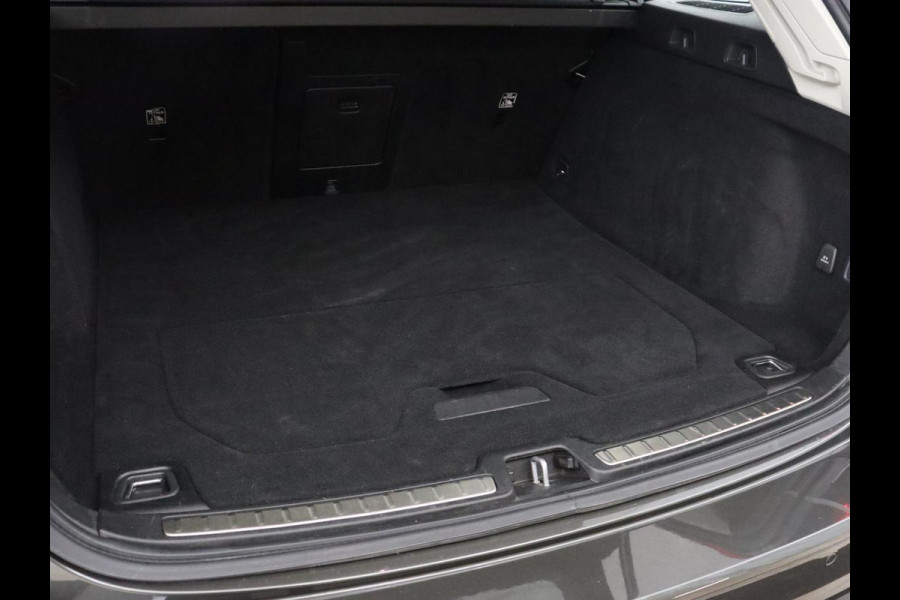 Volvo V60 2.0 T8 Recharge AWD Inscription | Panoramadak | Trekhaak | Stoel & stuurverwarming | Carplay | Harman/Kardon | Navigatie | Achterbankverwarming | Cruise control | PHEV | Plug In