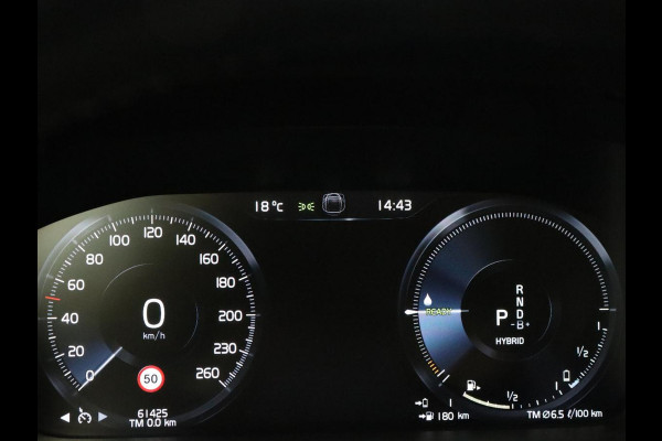 Volvo V60 2.0 T8 Recharge AWD Inscription | Panoramadak | Trekhaak | Stoel & stuurverwarming | Carplay | Harman/Kardon | Navigatie | Achterbankverwarming | Cruise control | PHEV | Plug In