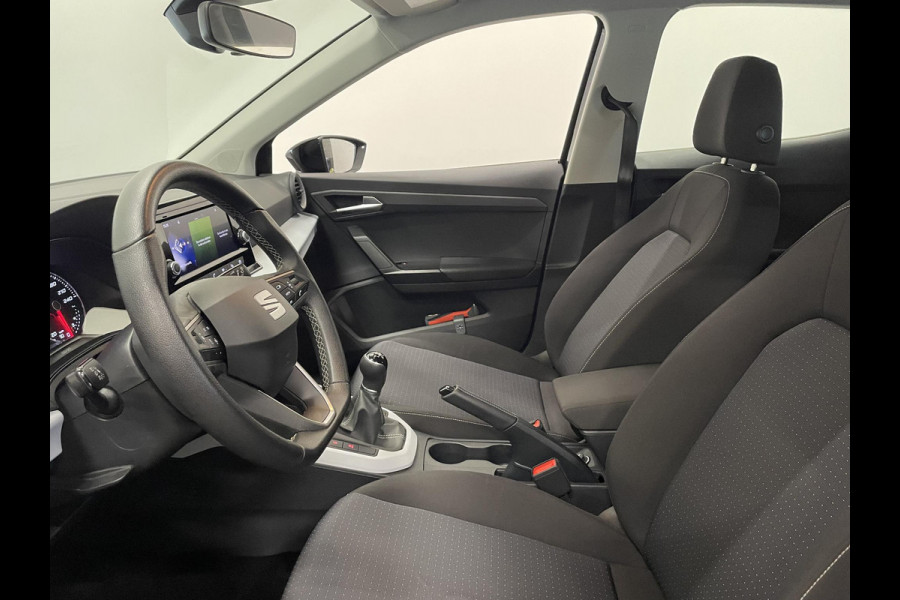 Seat Arona 1.0 TSI Style Navigatie Apple Carplay/ Android Auto Parkeersensoren achter Full LED Cruise Control Climate Control Bluetooth Lichtmetalen velgen