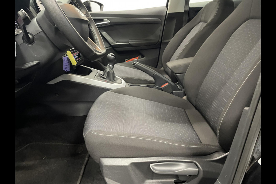 Seat Arona 1.0 TSI Style Navigatie Apple Carplay/ Android Auto Parkeersensoren achter Full LED Cruise Control Climate Control Bluetooth Lichtmetalen velgen