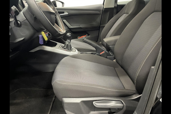 Seat Arona 1.0 TSI Style Navigatie Apple Carplay/ Android Auto Parkeersensoren achter Full LED Cruise Control Climate Control Bluetooth Lichtmetalen velgen