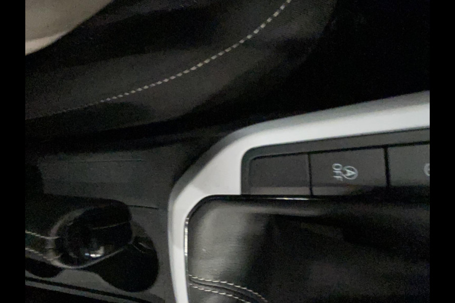 Seat Arona 1.0 TSI Style Navigatie Apple Carplay/ Android Auto Parkeersensoren achter Full LED Cruise Control Climate Control Bluetooth Lichtmetalen velgen