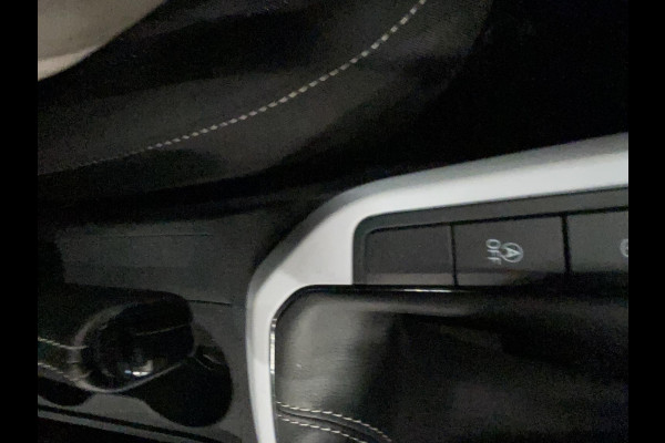 Seat Arona 1.0 TSI Style Navigatie Apple Carplay/ Android Auto Parkeersensoren achter Full LED Cruise Control Climate Control Bluetooth Lichtmetalen velgen