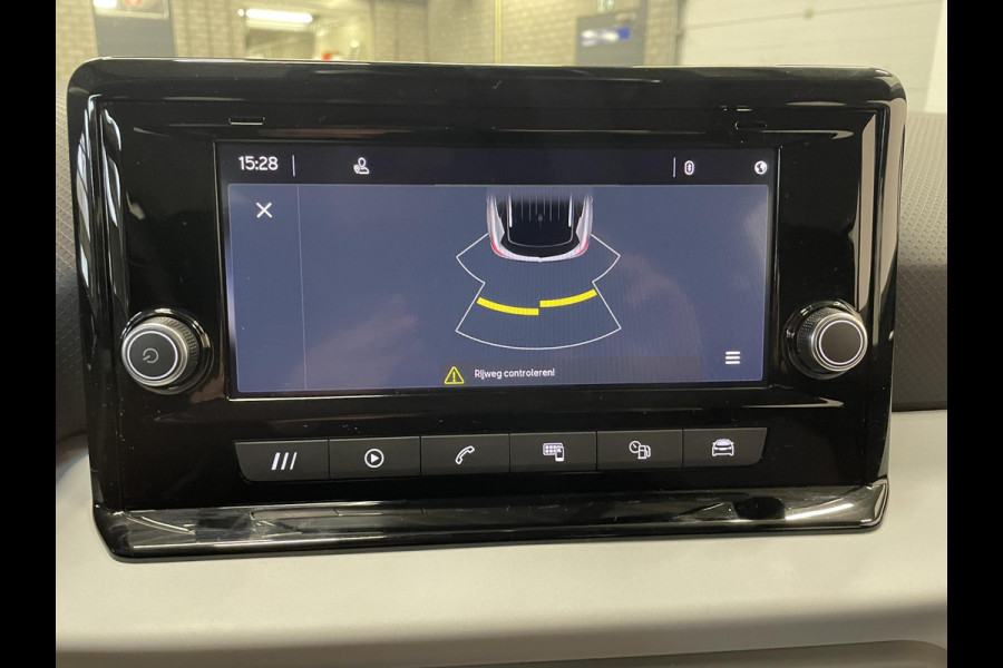 Seat Arona 1.0 TSI Style Navigatie Apple Carplay/ Android Auto Parkeersensoren achter Full LED Cruise Control Climate Control Bluetooth Lichtmetalen velgen