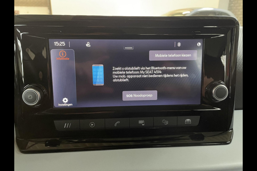 Seat Arona 1.0 TSI Style Navigatie Apple Carplay/ Android Auto Parkeersensoren achter Full LED Cruise Control Climate Control Bluetooth Lichtmetalen velgen