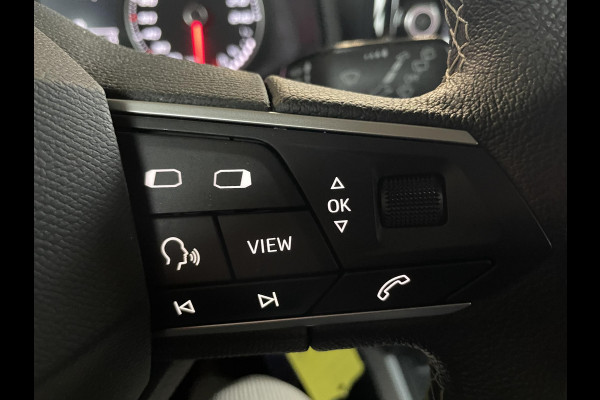 Seat Arona 1.0 TSI Style Navigatie Apple Carplay/ Android Auto Parkeersensoren achter Full LED Cruise Control Climate Control Bluetooth Lichtmetalen velgen