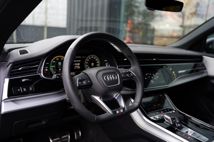 Audi Q8 55 TFSI e quattro Pro Line / 22 Inch / Panoramadak