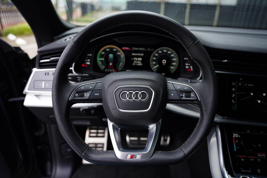 Audi Q8 55 TFSI e quattro Pro Line / 22 Inch / Panoramadak