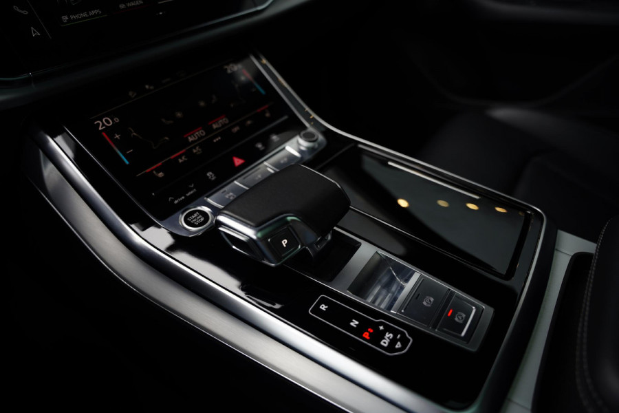 Audi Q8 55 TFSI e quattro Pro Line / 22 Inch / Panoramadak