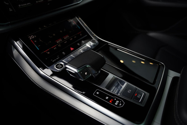 Audi Q8 55 TFSI e quattro Pro Line / 22 Inch / Panoramadak