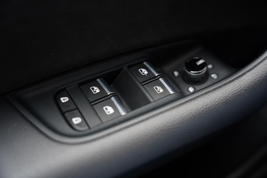 Audi Q8 55 TFSI e quattro Pro Line / 22 Inch / Panoramadak