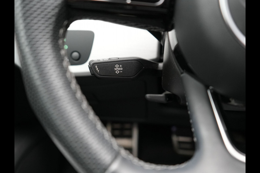 Audi A4 Avant 35 TFSI S Line 150pk Dealer O.H. | 2x S Line | Trekhaak Afn. | 19"L.M  | Sportstoelen Verwarmd | Virtual Cockpit | Sfeerverlichting | Matrix LED | Keyless | Apple Carplay | Navigatie | DAB |