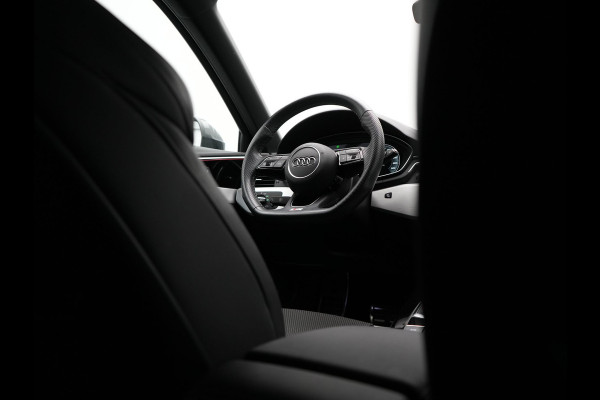 Audi A4 Avant 35 TFSI S Line 150pk Dealer O.H. | 2x S Line | Trekhaak Afn. | 19"L.M  | Sportstoelen Verwarmd | Virtual Cockpit | Sfeerverlichting | Matrix LED | Keyless | Apple Carplay | Navigatie | DAB |
