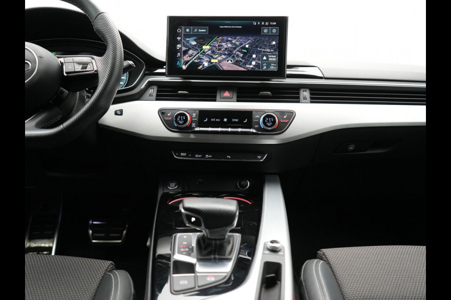 Audi A4 Avant 35 TFSI S Line 150pk Dealer O.H. | 2x S Line | Trekhaak Afn. | 19"L.M  | Sportstoelen Verwarmd | Virtual Cockpit | Sfeerverlichting | Matrix LED | Keyless | Apple Carplay | Navigatie | DAB |