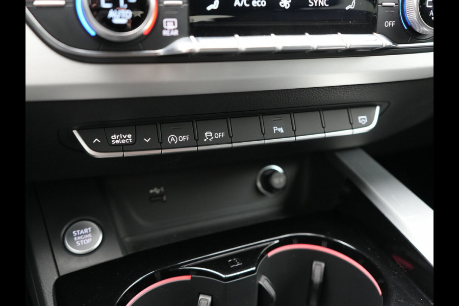 Audi A4 Avant 35 TFSI S Line 150pk Dealer O.H. | 2x S Line | Trekhaak Afn. | 19"L.M  | Sportstoelen Verwarmd | Virtual Cockpit | Sfeerverlichting | Matrix LED | Keyless | Apple Carplay | Navigatie | DAB |