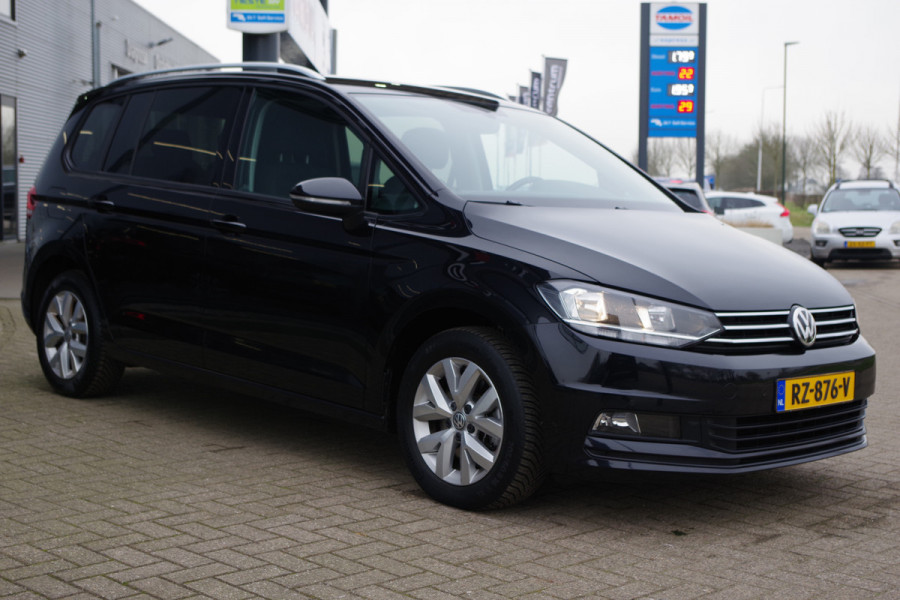 Volkswagen Touran 1.6 TDI Automaat 116 PK SCR Comfortline BNS, Trekhaak, Adap. Cruise Control, Massage, Camera