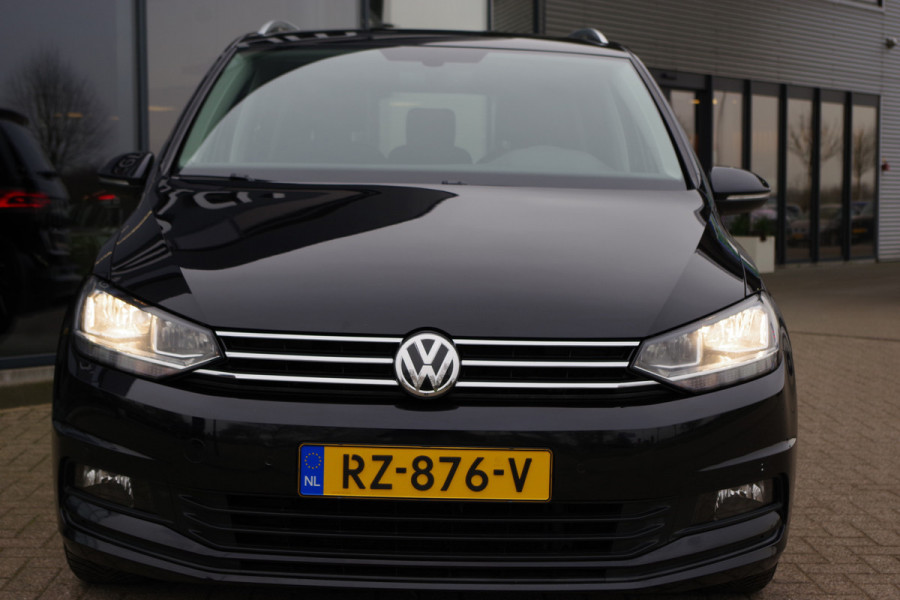 Volkswagen Touran 1.6 TDI Automaat 116 PK SCR Comfortline BNS, Trekhaak, Adap. Cruise Control, Massage, Camera