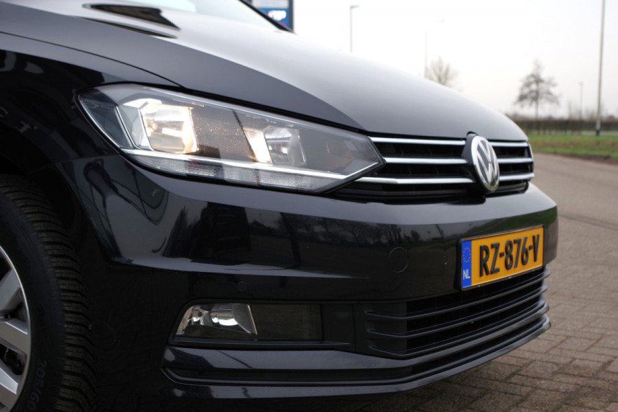 Volkswagen Touran 1.6 TDI Automaat 116 PK SCR Comfortline BNS, Trekhaak, Adap. Cruise Control, Massage, Camera