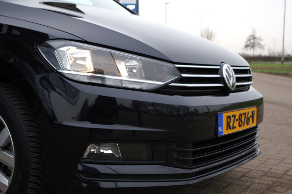 Volkswagen Touran 1.6 TDI Automaat 116 PK SCR Comfortline BNS, Trekhaak, Adap. Cruise Control, Massage, Camera