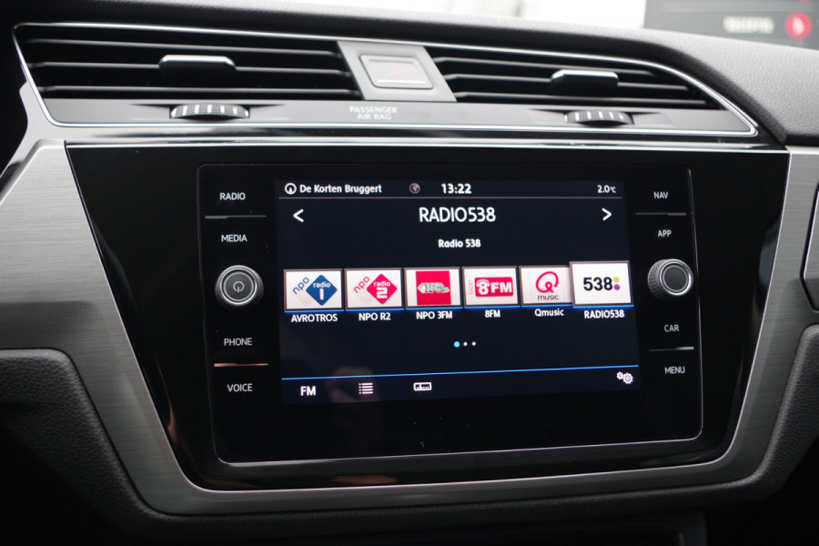 Volkswagen Touran 1.6 TDI Automaat 116 PK SCR Comfortline BNS, Trekhaak, Adap. Cruise Control, Massage, Camera