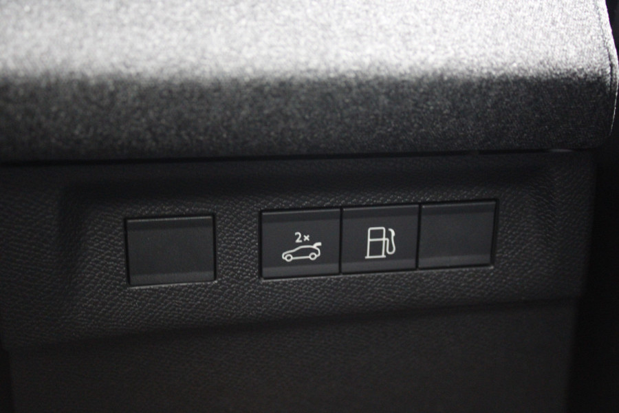 Opel Grandland 1.6 Turbo Plug-in-Hybrid Ultimate | Panoramadak | Trekhaak | Head-Up | FOCAL