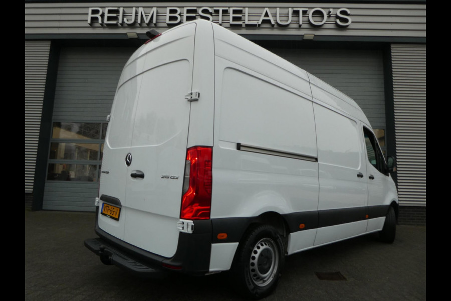 Mercedes-Benz Sprinter 215 CDI L2H2 Airco, Camera, Navigatie ,Trekhaak ,3-Zits.