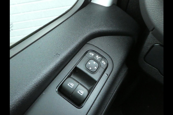 Mercedes-Benz Sprinter 215 CDI L2H2 Airco, Camera, Navigatie ,Trekhaak ,3-Zits.