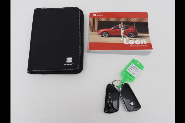 Seat Leon 1.4 e-Hybrid FR Business | Trekhaak | Stoelverwarming | Camera | Adaptive cruise | Full LED | Sportstoelen | Park Assist | Sfeerverlichting | Stuurverwarming | PHEV | Plug In