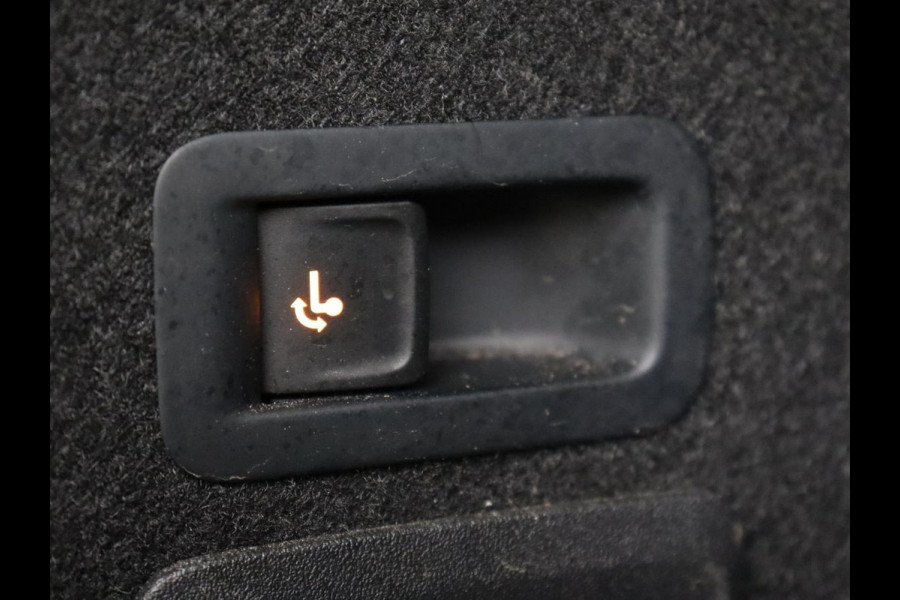 Seat Leon 1.4 e-Hybrid FR Business | Trekhaak | Stoelverwarming | Camera | Adaptive cruise | Full LED | Sportstoelen | Park Assist | Sfeerverlichting | Stuurverwarming | PHEV | Plug In