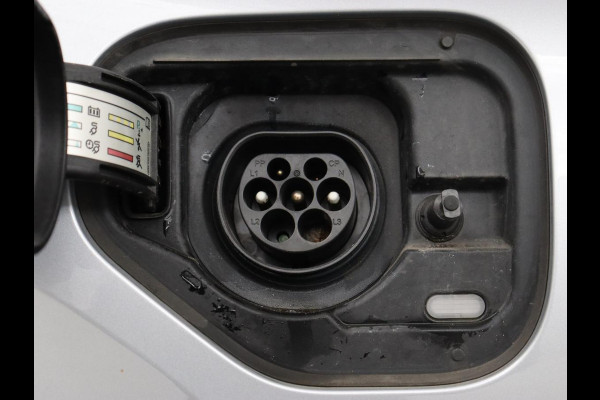 Seat Leon 1.4 e-Hybrid FR Business | Trekhaak | Stoelverwarming | Camera | Adaptive cruise | Full LED | Sportstoelen | Park Assist | Sfeerverlichting | Stuurverwarming | PHEV | Plug In