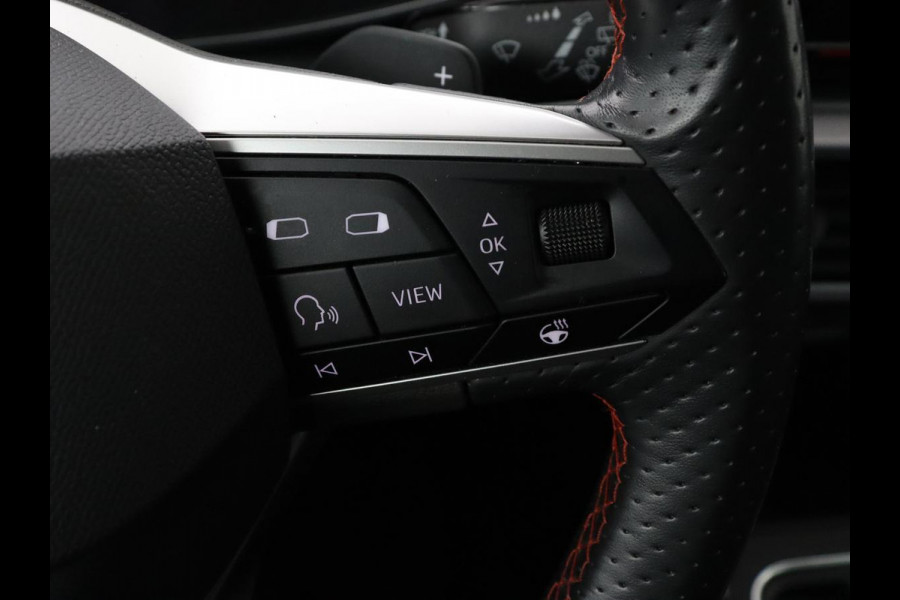 Seat Leon 1.4 e-Hybrid FR Business | Trekhaak | Stoelverwarming | Camera | Adaptive cruise | Full LED | Sportstoelen | Park Assist | Sfeerverlichting | Stuurverwarming | PHEV | Plug In