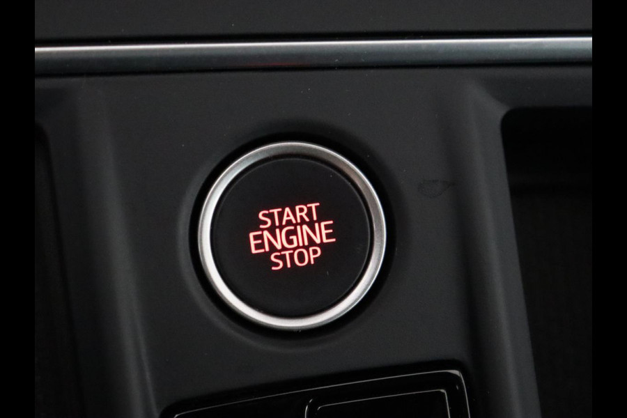 Seat Leon 1.4 e-Hybrid FR Business | Trekhaak | Stoelverwarming | Camera | Adaptive cruise | Full LED | Sportstoelen | Park Assist | Sfeerverlichting | Stuurverwarming | PHEV | Plug In