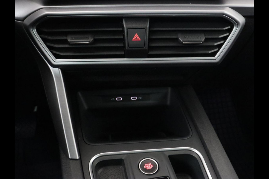 Seat Leon 1.4 e-Hybrid FR Business | Trekhaak | Stoelverwarming | Camera | Adaptive cruise | Full LED | Sportstoelen | Park Assist | Sfeerverlichting | Stuurverwarming | PHEV | Plug In