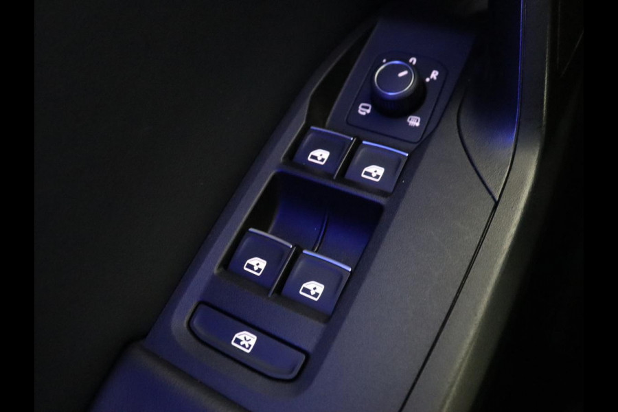 Seat Leon 1.4 e-Hybrid FR Business | Trekhaak | Stoelverwarming | Camera | Adaptive cruise | Full LED | Sportstoelen | Park Assist | Sfeerverlichting | Stuurverwarming | PHEV | Plug In