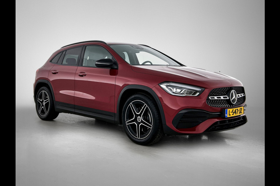Mercedes-Benz GLA 200 Business Solution AMG 5 spaaks lichtmetalen velgen | Navigatie | MBUX wide screen | Parking support met camera achter | Trekhaak | Inclusief 24 maanden MB Certified garantie voor Europa.