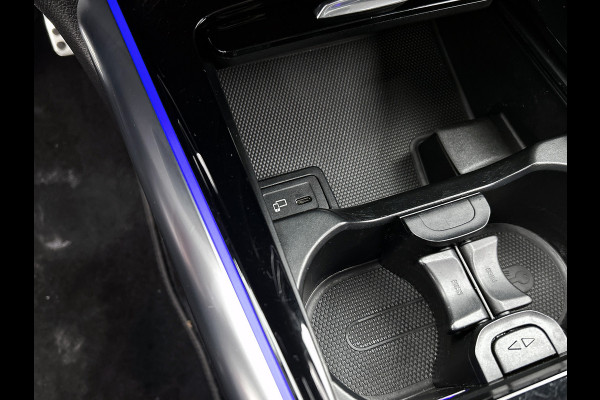 Mercedes-Benz GLA 200 Business Solution AMG 5 spaaks lichtmetalen velgen | Navigatie | MBUX wide screen | Parking support met camera achter | Trekhaak | Inclusief 24 maanden MB Certified garantie voor Europa.