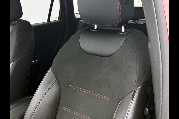 Mercedes-Benz GLA 200 Business Solution AMG 5 spaaks lichtmetalen velgen | Navigatie | MBUX wide screen | Parking support met camera achter | Trekhaak | Inclusief 24 maanden MB Certified garantie voor Europa.