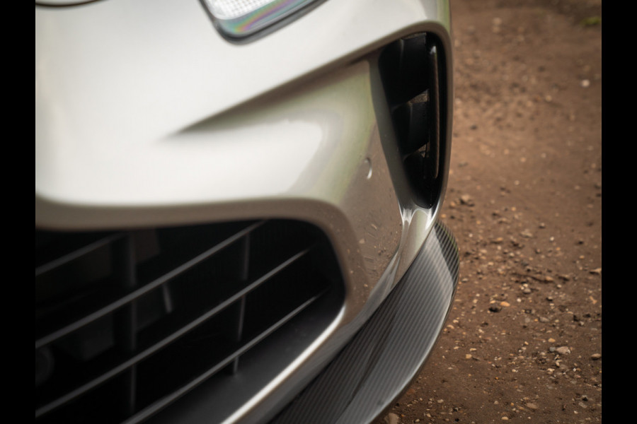 Aston Martin Vantage 4.0 V8 | Full carbon! | Aluminite Silver | Stoelventilatie