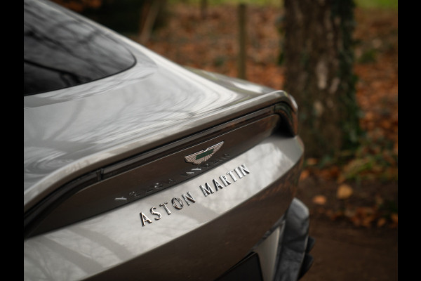 Aston Martin Vantage 4.0 V8 | Full carbon! | Aluminite Silver | Stoelventilatie