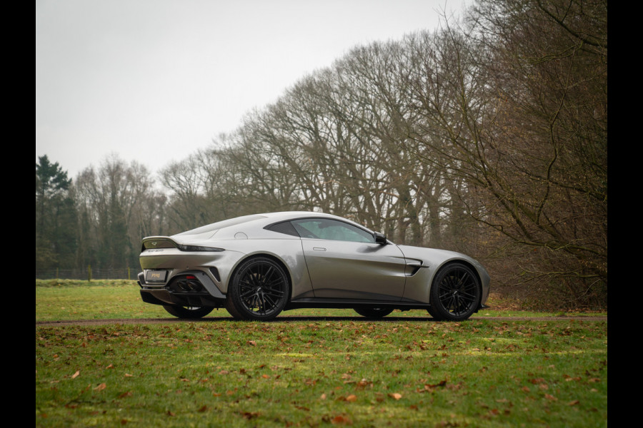 Aston Martin Vantage 4.0 V8 | Full carbon! | Aluminite Silver | Stoelventilatie