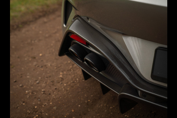 Aston Martin Vantage 4.0 V8 | Full carbon! | Aluminite Silver | Stoelventilatie