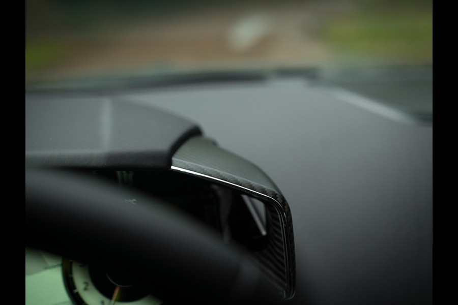 Aston Martin Vantage 4.0 V8 | Full carbon! | Aluminite Silver | Stoelventilatie