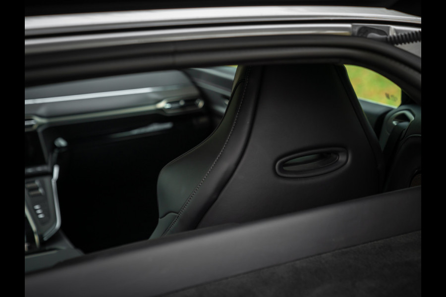 Aston Martin Vantage 4.0 V8 | Full carbon! | Aluminite Silver | Stoelventilatie