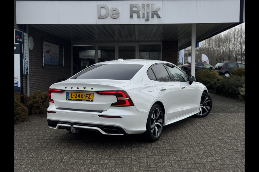 Volvo S60 2.0 B4 R-Design | Leder, Memory, ACC, Trekhaak, Stoel+Stuurverw., Camera, Carplay/Android | Dealeronderhouden | NAP |