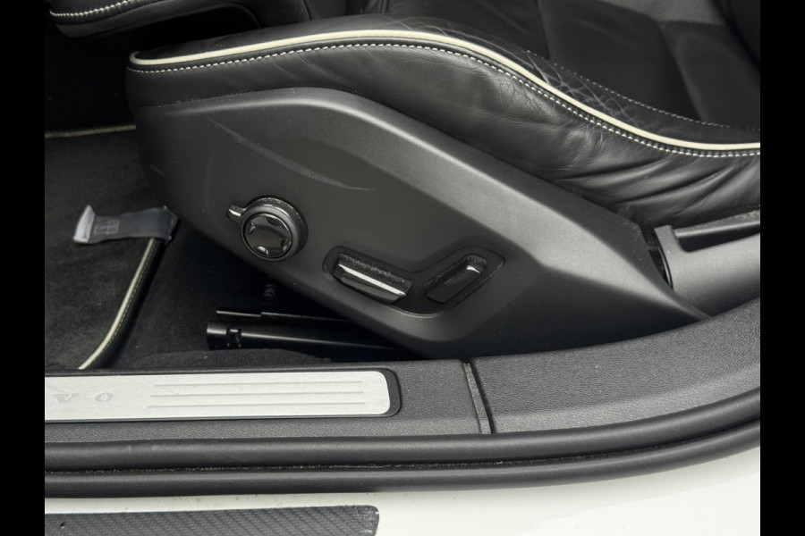 Volvo S60 2.0 B4 R-Design | Leder, Memory, ACC, Trekhaak, Stoel+Stuurverw., Camera, Carplay/Android | Dealeronderhouden | NAP |