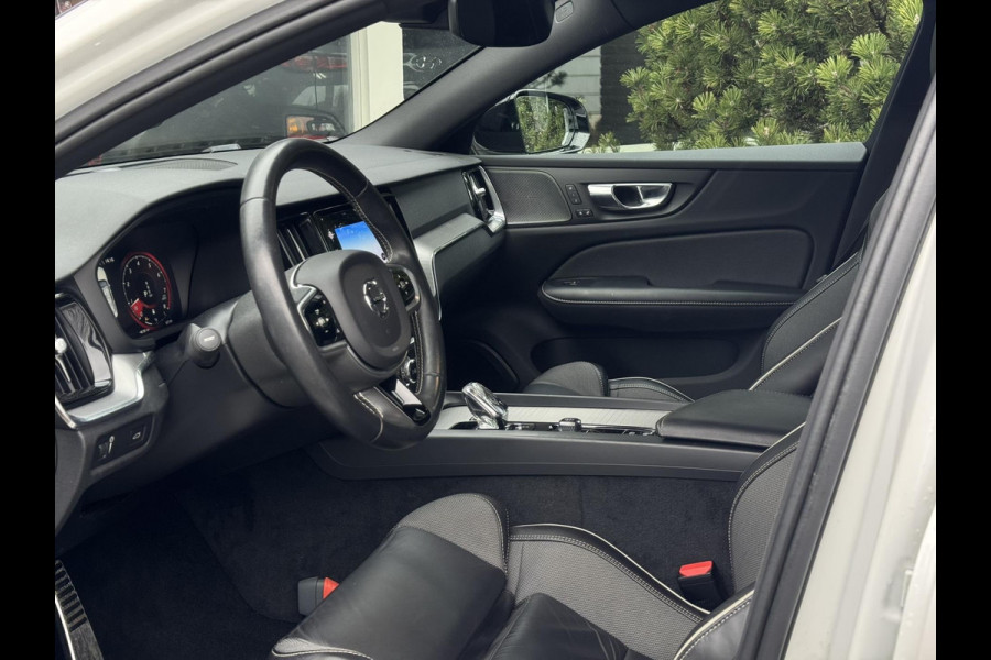 Volvo S60 2.0 B4 R-Design | Leder, Memory, ACC, Trekhaak, Stoel+Stuurverw., Camera, Carplay/Android | Dealeronderhouden | NAP |