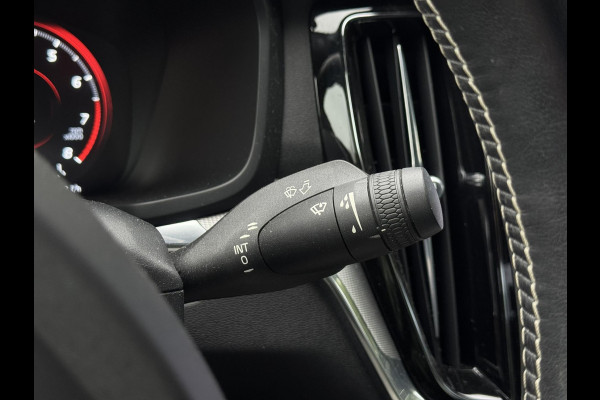 Volvo S60 2.0 B4 R-Design | Leder, Memory, ACC, Trekhaak, Stoel+Stuurverw., Camera, Carplay/Android | Dealeronderhouden | NAP |