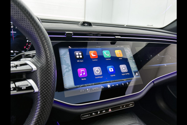 Mercedes-Benz E-Klasse 400 e 4MATIC AMG Line Panoramadak, hyperscreen, head up display, multispaaks Inclusief 24 maanden MB Certified garantie voor Europa.