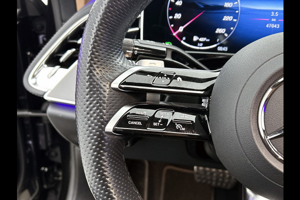 Mercedes-Benz E-Klasse 400 e 4MATIC AMG Line Panoramadak, hyperscreen, head up display, multispaaks Inclusief 24 maanden MB Certified garantie voor Europa.